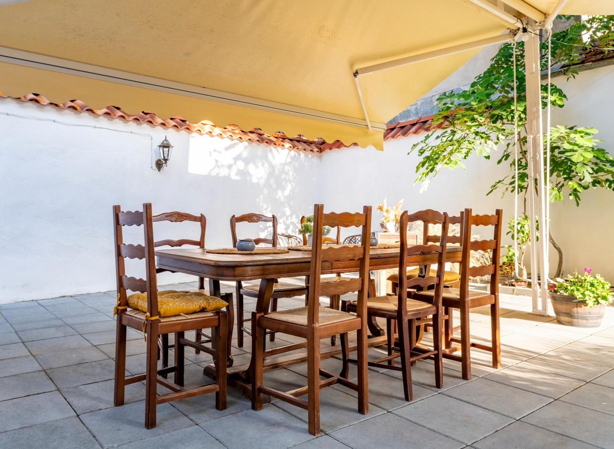 Къща за гости Irb Emona 4 *