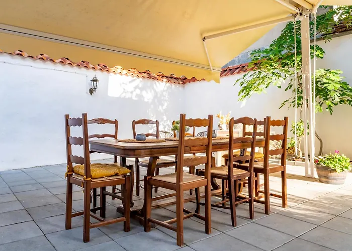Irb Guest House Emona 4