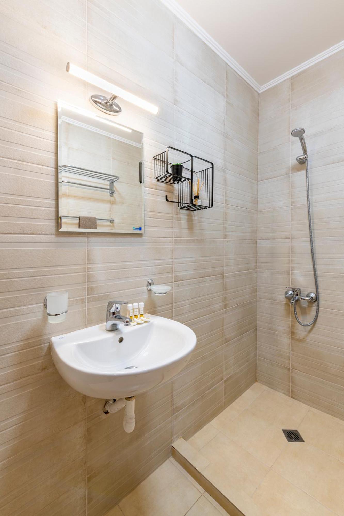Guest house Irb Emona 4